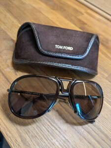 トム・フォード　TOMFORD　サングラス 眼鏡 専用ケース付　Pablo　TF132 52N 56□17　135