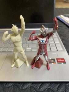 R5　HG ガシャポン ウルトラマン 　メビウス