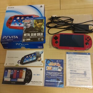 美品 PlayStation Vita本体 Wi-Fiモデル（PCH-1000 ZA03 コズミック・レッド） PS Vita メタルギアソリッド付き 液晶フィルム