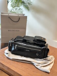 Balenciaga　バレンシアガ　Superbusy　ボディバッグ　ショルダーバッグ　カジュアル　斜め掛け　ブラック　1000円～