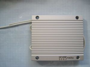 P0014　PCN ピーシーエヌ　薄型メタルクラッド巻線抵抗器　IRF100NC30ΩJ　30Ω±5%　100W　動作未確認、未使用品ですが長期保存品　1個