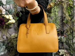 ●超美品●PRADA プラダ●三角ロゴプレート●サフィアーノ レザー 本革●ハンド バッグ●ゴールデンイエロー●SV金具●イタリア製●Js51583