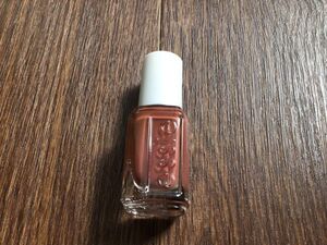 レア新品●essie エッシー●761　very structured　　セピア系カラー　補償付き　ミニサイズ　5ｍｌ 廃盤