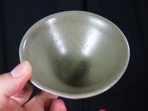 c 宋代青磁碗　龍泉窯　宋時代/　副葬品　墳墓　シルクロード　明器　埋蔵文化財　青磁