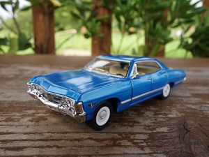 【送料450円】シボレーインパラ ミニカー １／４３ ブルー アメ車 ＣＨＥＶＲＯＬＥＴ ＩＭＰＡＬＡ