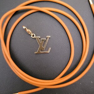 LOUIS VUITTON　ルイヴィトン　 ペンダントトップ　チャームドゥモノグラム