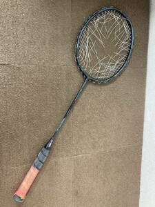 【中古品】YONEX/ヨネックス VOLTRIC Z-FORCE Ⅱ/ボルトリックZ フォース 2 バドミントンラケット　4UG5