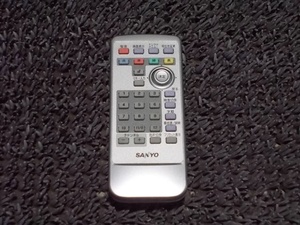 ★激安!☆SANYO サンヨー リモコン 地デジチューナー NVP-RDTV9 / J4-607