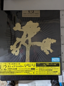 Ｕ２ さん 「ヨシュア・トゥリー ３０周年記念盤 ~ スーパー・デラックス」 ＣＤ４枚組＋写真集＋フォトプリント、スペシャルボックス仕様 