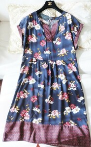 【新品 タグ付】◆大きいサイズ◆Laura Ashley ローラアシュレイ◆フラワープリントワンピース◆１３号 程度（UK14）