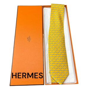 ほぼ未使用　エルメス　HERMES 犬　ドッグ柄　イエロー　ネクタイ　箱付き　S4L354