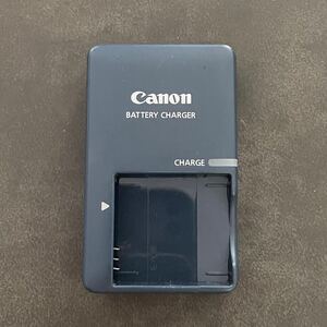 送料無料　Canon キャノン CB-2LV バッテリーチャージャー 充電器　カメラ　付属品　アクセサリー