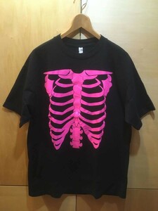 古着 スケルトン Tシャツ アナトミー 黒 ピンク メンズ L