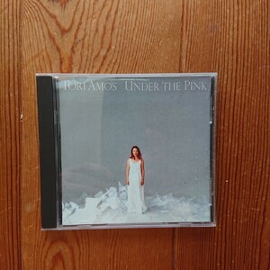 TORI AMOS (トーリ・エイモス)/ UNDER THE PINK［90年代のミュージック・シーンに鮮烈な印象を与えてきたSSWの1994年発表の2nd］