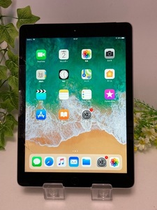 Apple iPad 第5世代 MP262J/A 128GB Wi-Fi+Cellularモデル タブレット au バッテリー100％ 割れあり 現状 A6636