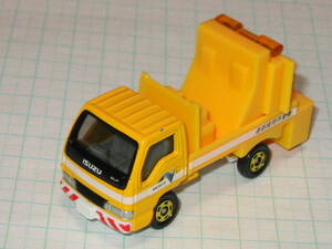 絶版品 トミカ 36 ★いすゞ エルフ NEXCO　自走式標識車 道路維持作業車 ISUZU ELF NEXCO SELF RUN TYPE MARK CAR ベトナム製