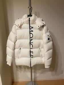 MONCLER MAURES モンクレール　マウレス　　サイズ4 ホワイト