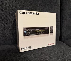 ☆カロッツェリア☆パイオニア☆DEH-5600☆ほぼ新品、未使用品☆カーオーディオ。スタンドオマケ付き☆