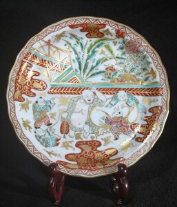 古伊万里 錦手 金彩 色絵 草花文 唐草文 布袋様と唐子図 大明成化年製 22cm 輪花 中皿 江戸後期 bopd-Ra3447k