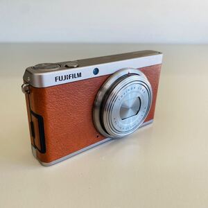 【1円】FUJIFILM XF1 29A27 4.0x f=6.4-25.6mm 1:1.8-4.9 富士フイルム カメラ ブラウン