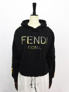 64054 FENDI ／ フェンディFF カモフラージュロゴ クロップド パーカー