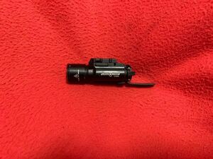 実物 SUREFIRE x300 ウェポンライト シュアファイア