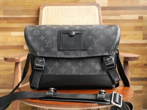 ■新品同様■LOUIS VUITTON Messenger PM Voyager ショルダーバッグ 黒色