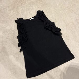 【GUジーユー】黒　袖なしフリルTシャツカットソー 140