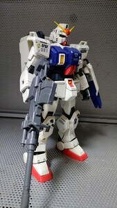 バンダイ　マスターグレード　RX-79G　陸戦型ガンダム　中古完成品 MG