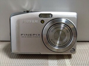 ☆富士フイルム FUJIFILM FinePix F60fd シルバー デジカメ 取説・バッテリー・SDカード付☆