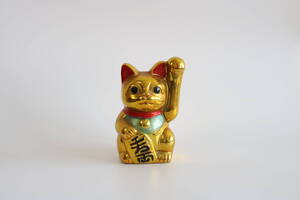 招き猫 貯金箱 金色 縁起物 置物 15.5㎝×7.5㎝