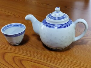 A809 中国 景徳鎮 ティーポット 急須 1点 煎茶道具 ほたる透かし レトロ 煎茶碗 盃 1点