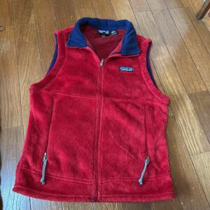 美品Patagoniaパタゴニア R2フリースベストXSサイズ貴重元祖名作朱色ヴィンテージ登山goout女性キャンプMADEINUSA製アメリカ製POLARTEC 