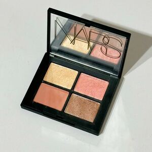 NARS クワッドアイシャドー #5066