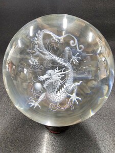 水晶玉 レーザー彫刻 龍 竜 ドラゴン 98mm 1395g