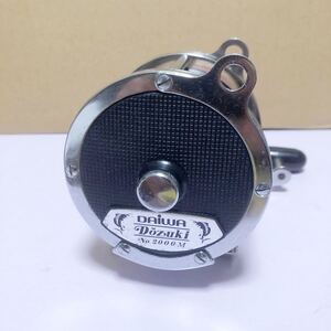 中古DAIWA ダイワ 胴突Dozuki2000M 船釣り用リール 動作済み 管理番号SHD118