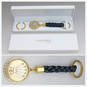 ロレックス バゼルワールド 2012年 記念品 キーチェーン 希少品 ★ ROLEX キーホルダー ケース箱タグ 腕時計スタンド ディスプレイ 1924-01