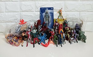  ジャンク 、ウルトラマン、ウルトラ怪獣 エレキン肉マン　仮面ライダー ソフビ等