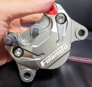 ガンメタ　灰 台湾カニキャリパー RPM FOLAMDO ADELIN 鍛造 2pot 84mm ブレンボ フランドー