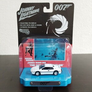 TADDT　京商 ジョニーライトニング 1/64 James Bond 007 Lotus Esprit S1 1976 私を愛したスパイ ボンドカー ロータスエスプリ ジオラマ 