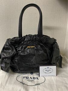 【on129】PRADA プラダ パテントレザー ハンドバッグ サイド リボン ブラック BN1760