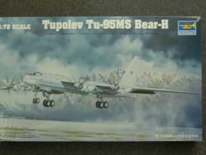 378 01601 120F4 トランペッター 1/72ロシアTU-95MSベアーH型