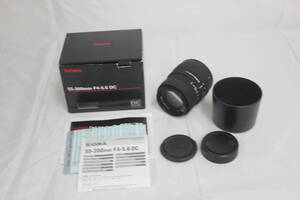 【返品保証】 【元箱付き】シグマ Sigma Zoom 55-200mm F4-5.6 DC HSM フード 前後キャップ付き ニコンマウント レンズ v6914