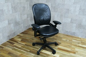 PB4BK66 スチールケース Steelcase 46215159 リープチェア Leap HD デスクチェア 革張り 回転昇降式 オフィスチェア 事務椅子 レザー