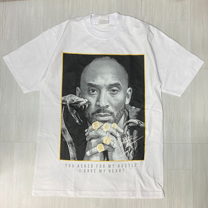 LA発 【XL】 コービー KOBE アンダーグラウンド グラフィック ヘビーウェイト 半袖 Tシャツ 白 NBA レジェエンド ブラックマンバ HIPHOP