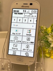 美品 docomo SIMフリー 富士通 らくらくスマートフォン4 F-04J 16GB ブラック★ スマホ 本体 利用制限〇 A5927