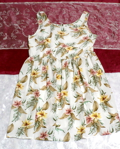 葉っぱ花柄白ホワイトノースリーブミニワンピース Leaf floral pattern white sleeveless mini onepiece