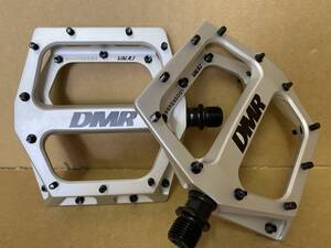 DMR VAULT ペダル V2 BRENDOGシグネイチャー　アイス　 新品未使用　ダウンヒル BMX トレイルライド　ダートジャンプ