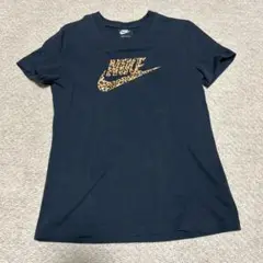 Nike ヒョウ柄スウッシュロゴ Tシャツ 黒 半袖