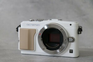 【ショット数1699回】 OLYMPUS PEN Lite E-PL5 ホワイト ボディ｜ミラーレス一眼カメラ